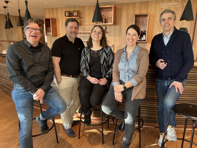 Dieter Heidegger und Karlheinz Kindler (MCV) zu Besuch bei Christina Moosbrugger, Judith Pichler und Geschäftsführer Daniel Mutschlechner (St. Arbogast). Franc