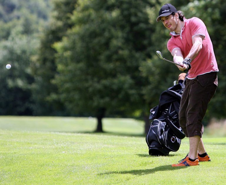 Auch auf dem Golfplatz macht Kilian Albrecht eine gute Figur. <span class="copyright">gepa</span>