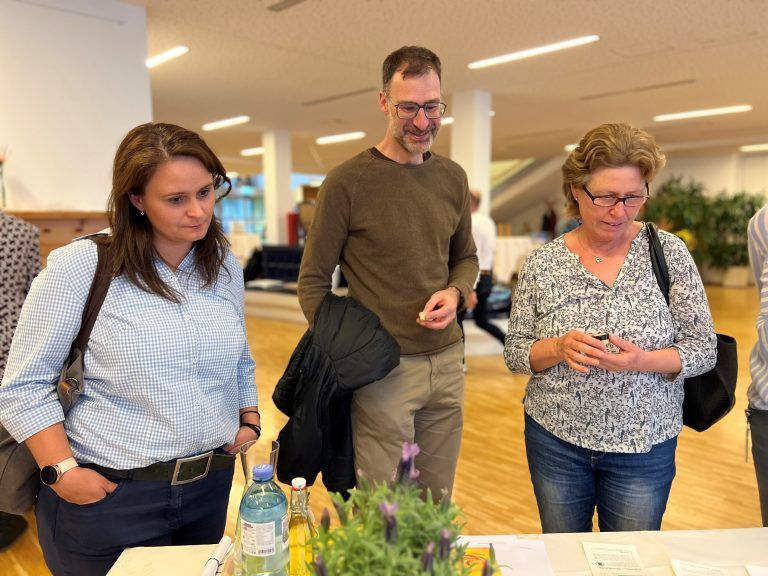 Helena Kussian, Markus Naier und Karin Klinger schätzten den fachlichen Austausch.