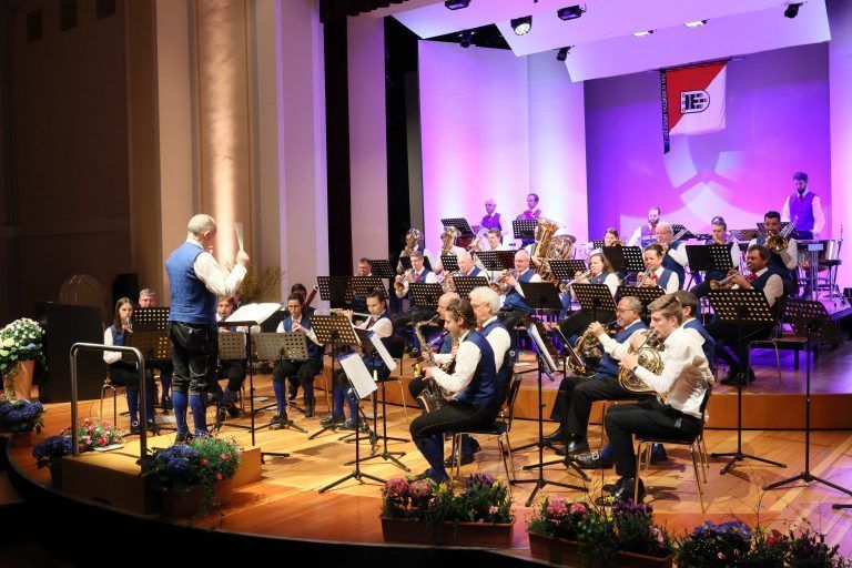 Mit einem bunten Programm sorgten die Musikanten für Stimmung.