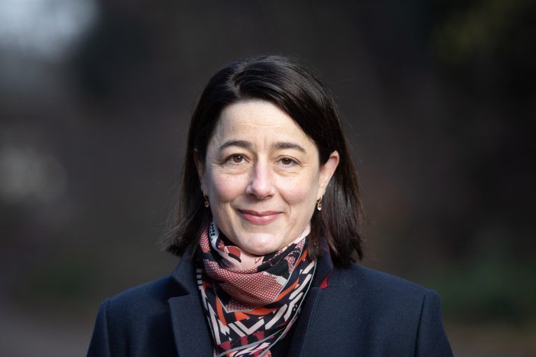 Christine Abbt spricht „Zum Gestaltungspotenzial nicht-idealer Voraussetzungen“. Christine Abbt