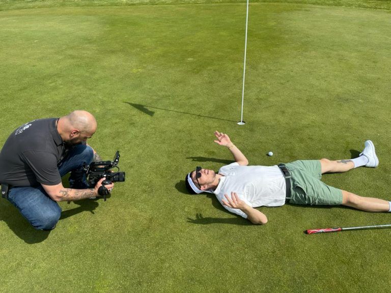 Am Sonntag fanden am Golfplatz in Rankweil die Dreharbeiten zum Song "Pleite" statt. 