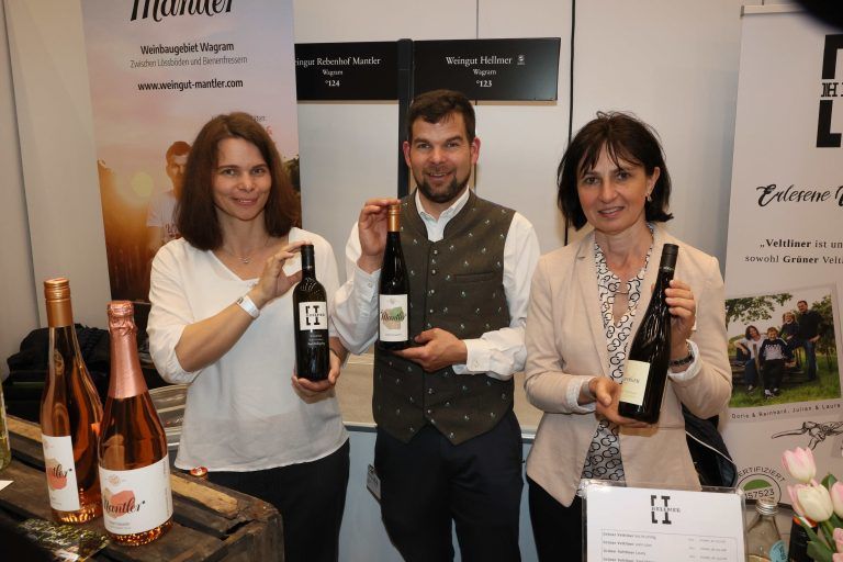 Winzer Doris Hellmer (Wagram), Christian Mantler und Martha Röglsperger.