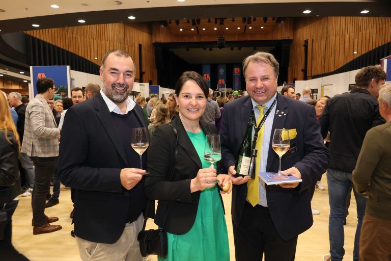 Markus Kegele, Monika Vonier und Sommelier Günther Meindl.