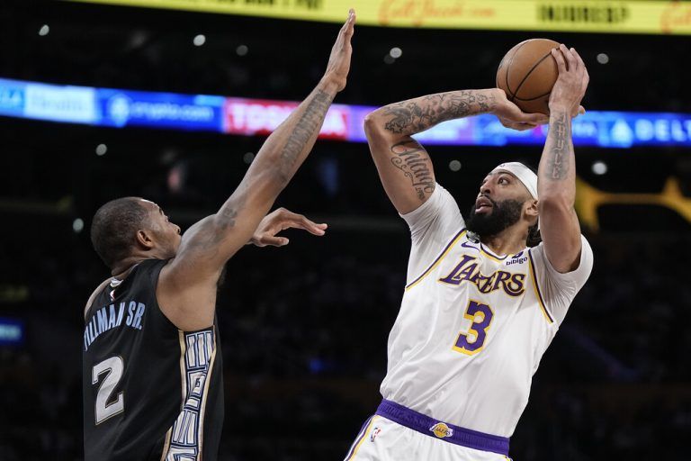Anthony Davis führte die Lakers mit 31 Punkten zum Sieg gegen Memphis. ap
