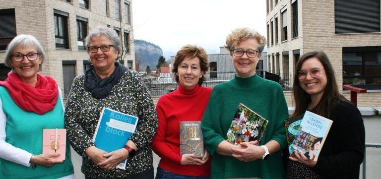 Autorinnen der „Schreibwerkstatt für alle“ lesen in der Bibliothek Götzis.bra