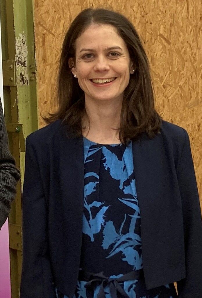 Claudia Neumayr lebte selbst lange als Expat im Ausland.