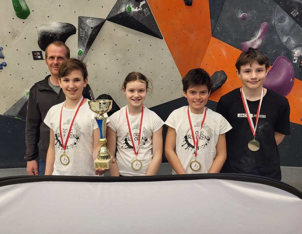 Triple bei Schul Olympics