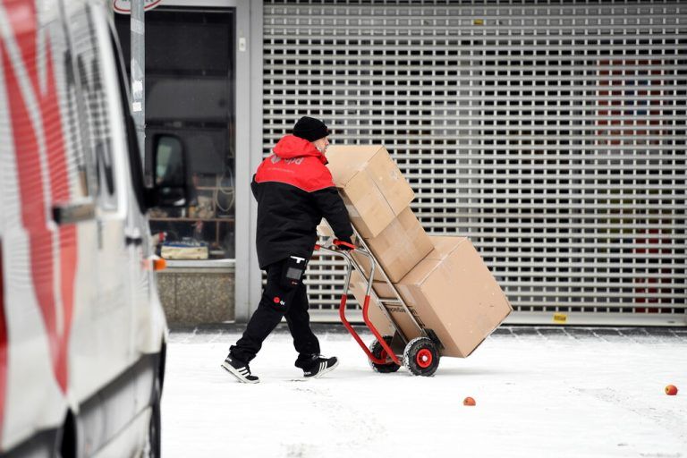 Der DPD Paketversand ist derzeit mit schweren Vorwürfen konfrontiert. Das Unternehmen widerspricht diesen. reuters