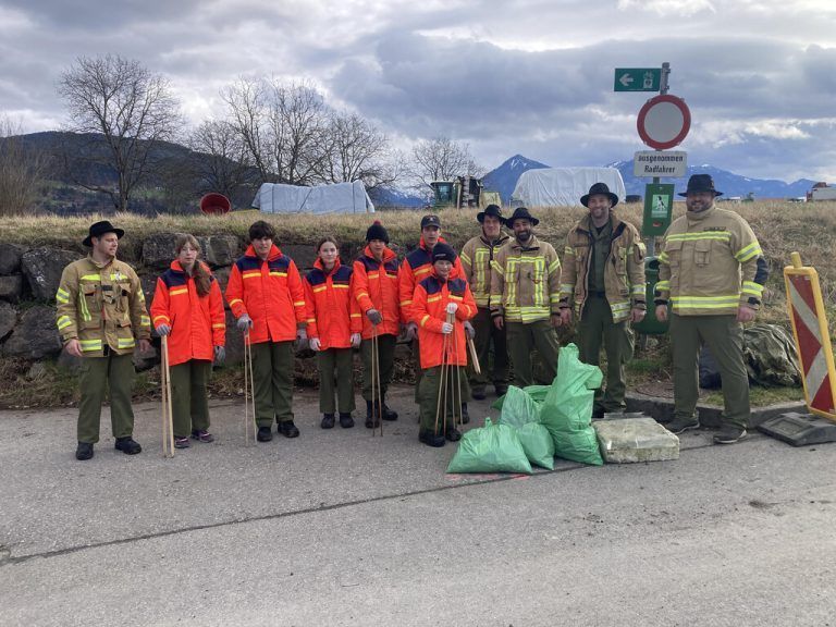 Die Feuerwehrjugend Wolfurt nahm an der Landschaftsreinigung teil. FW Wolfurt