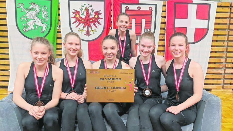 Die Mädchen des BG Dornbirn (v. l.): Paula Schertler, Valentina Karu, Timea Weber, Klara Muth-Tanner, Ella Nachbaur und Antonia Klocker (hinten).