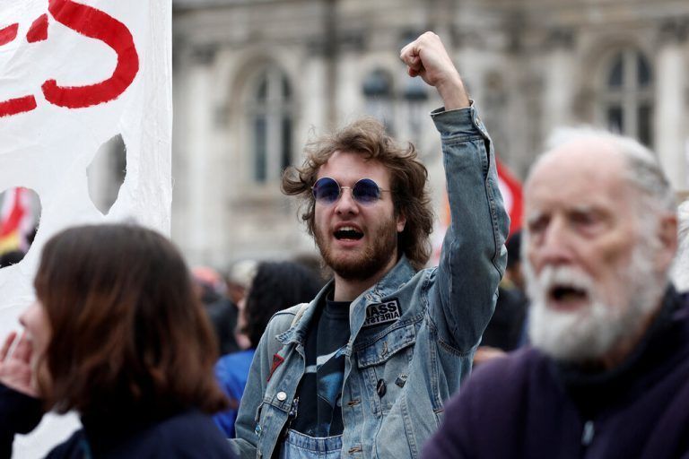 Die Proteste gegen die Pensionsreform in Frankreich reißen nicht ab. Auch am Donnerstag wurde in Paris wieder demonstriert. Reuters
