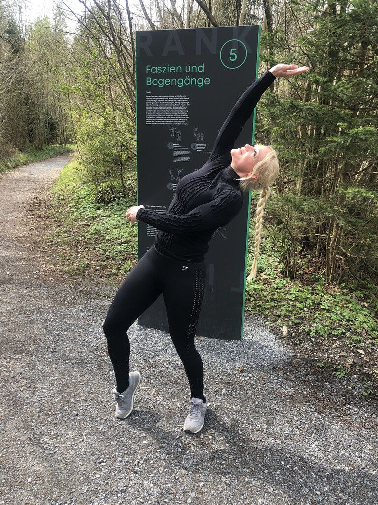 Die Übungen an dieser Station sind auf die Faszien und Bogengänge abgestimmt.