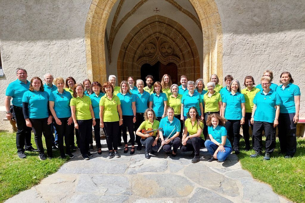 Chor Joy gestaltet Ostermesse