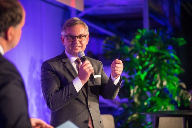 Magnus Brunner versteht „Whatever it takes“ als „Jenes, was notwendig ist“. VN/Steurer