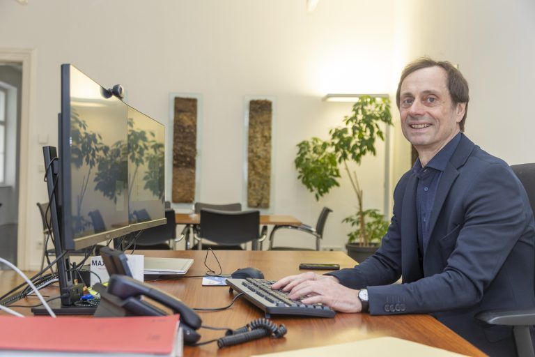 Vorarlberger des Tages Fotos von Christoph Scheffknecht, seit einem Jahr Leiter des Umweltinstituts Vorarlberg
