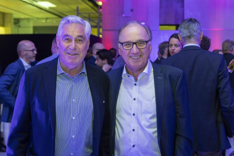 Busunternehmer Horst Fritz (l.) und Burkhard Berchtel.
