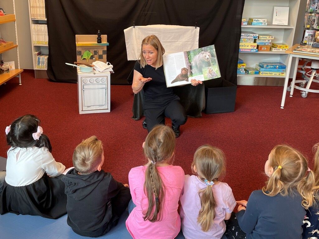 Leseanimation mit Petra Forster