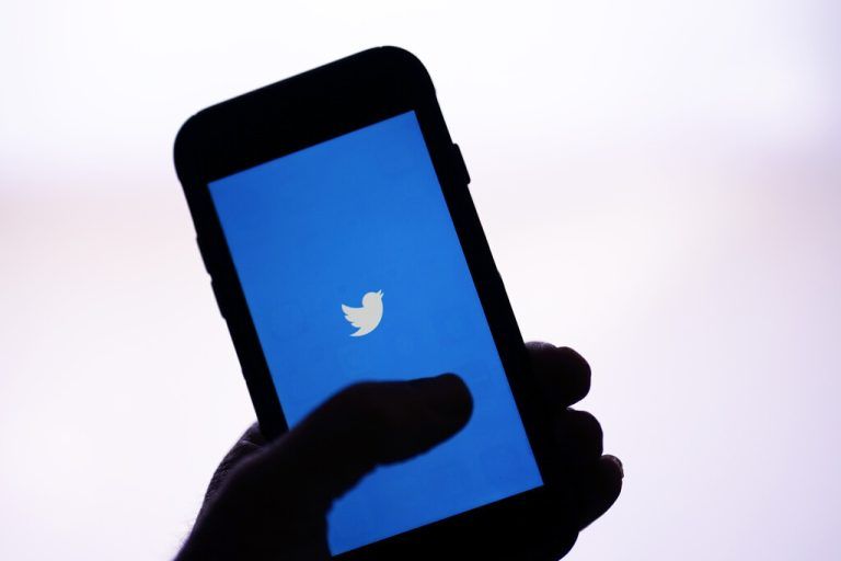 Twitter hat sein Logo mit dem blauem Vogel zurück. ap