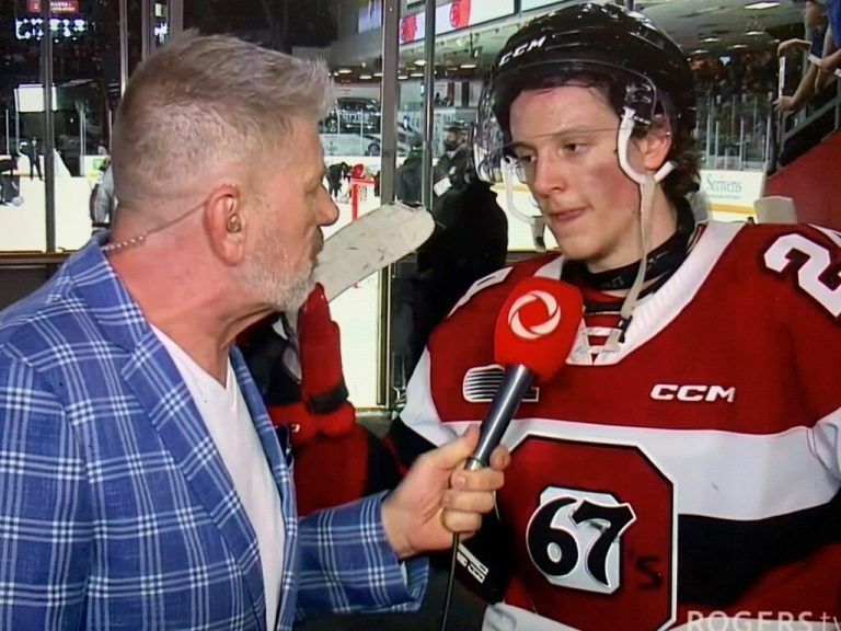 Vinzenz Rohrer steht Kurt Stoodley von Rogers TV Rede und Antwort.RTV