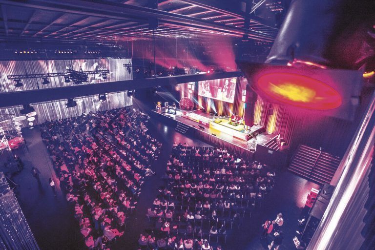 <p class="infozeile">Volles Haus bei der fünften Auflage des <span class="namen">Female Future Festivals</span> im Festspielhaus in Bregenz. <span class="marker">vn/Steurer</span></p>