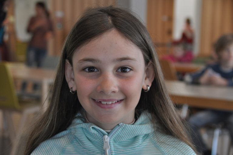 Hier kann ich viele Sachen spielerisch machen, das Kindercafé ist sehr wichtig für mich.Julia, 9 Jahre