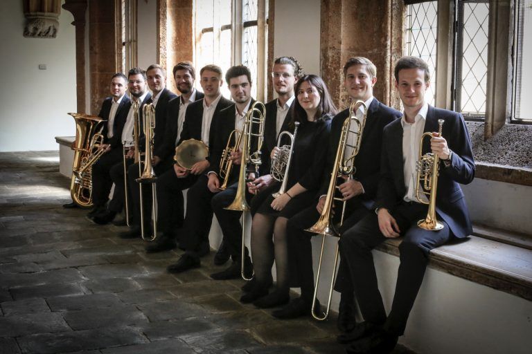 Begleitet wird Bischoff beim royalen Freudenhaus-Abend vom „Austrian Brass Consort“. <br><span class="copyright">Doris Ebne</span>