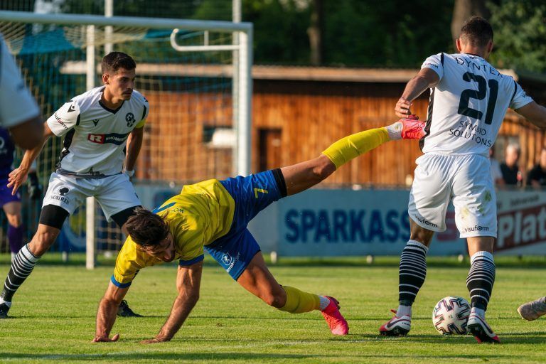 In den Duellen gegen den VfB Hohenems ist Kristijan Makovec (Nummer 21) noch ohne Sieg. <span class="copyright">VN/Stiplovsek</span>