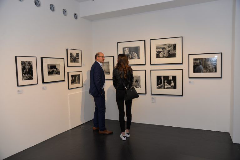 Die Bilder zeigen selbstbewusste und emanzipierte Frauen.