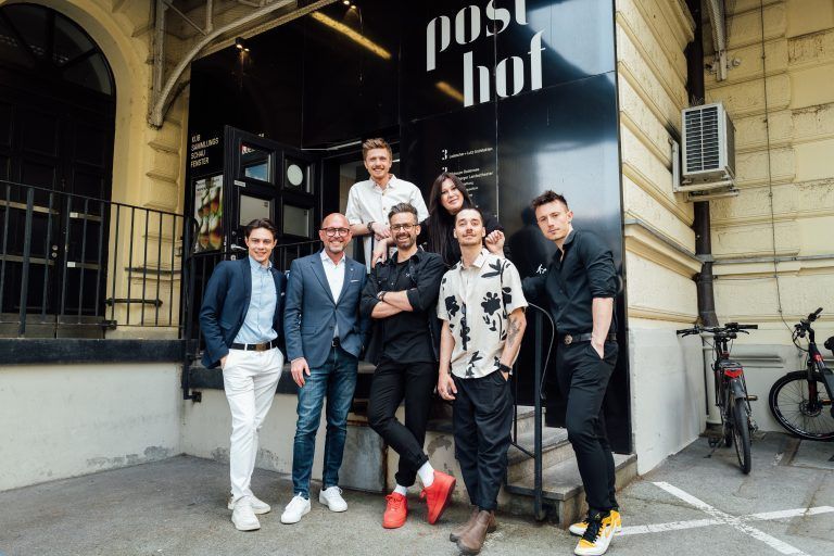 Das Team des See-Ateliers mit Bürgermeister Michael Ritsch. <span class="copyright">evaSutter</span>