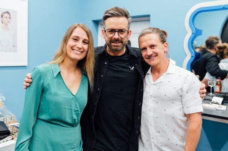 Manuel Riesterer mit Florian Fischer und Isabel Kreuzer. <span class="copyright">EvaSutter</span>
