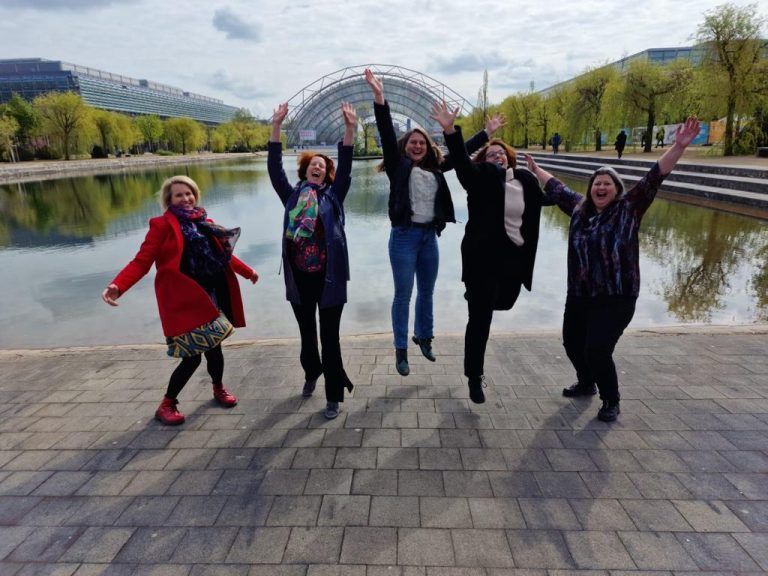 Christine Auer, Sabine Kaspar, Julia Wagner, Susanne Stemmer und Marion Hofer.    <span class="copyright">Cro</span>