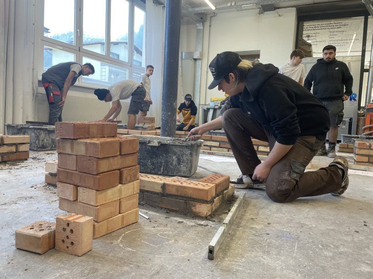 Die fertigen Werke werden am Ende von fachkundiger Jury überprüft. <br><span class="copyright">VN</span>