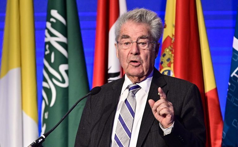 Altbundespräsident Heinz Fischer über das Buch: "Ich bin Harald Walser sehr dankbar, dass er sich (...) dieses Themas und dieser wunderbaren und tapferen Frau annimmt und dieses Buch geschrieben hat."    <span class="copyright">APA/HANS PUNZ</span>