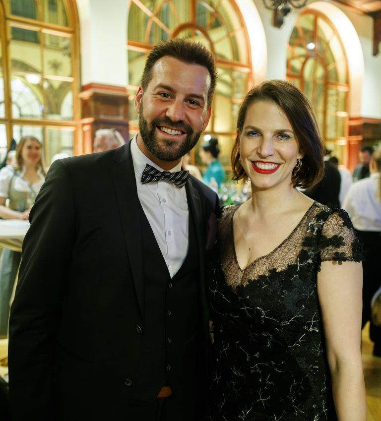 Der Bludenzer Bürgermeister Simon Tschann und Bundesministerin Karoline Edtstadler.