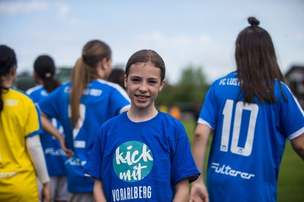 Kicken und Lernen. „Ma hilft“ unterstützt ein ganz besonderes Mädchenprojekt. »A2