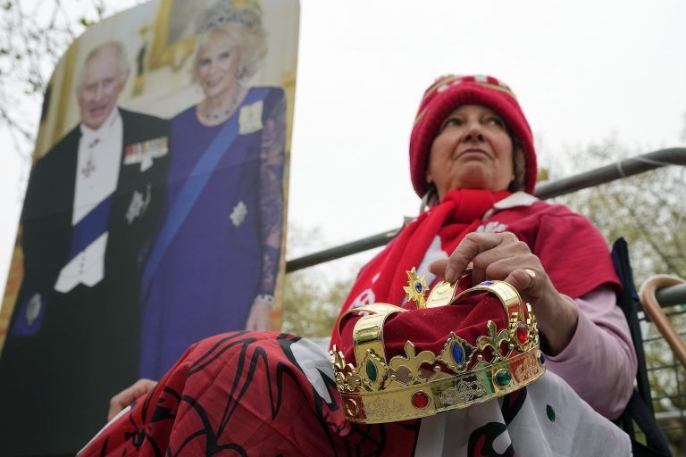 Vier Tage vor der Krönung von König Charles III. und seiner Frau Camilla haben erste Fans der Royals bereits ihr Lager entlang der Prozessionsroute aufgeschlagen. ap