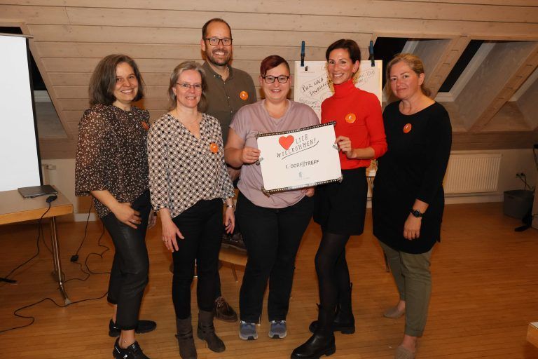 Vorstandsmitglieder Wilma Lins, Monika Ströhle, Uli Lins, Daniela Nidethky, Bianca Lins und Christine Künz. <span class="copyright">AME/XXX</span>