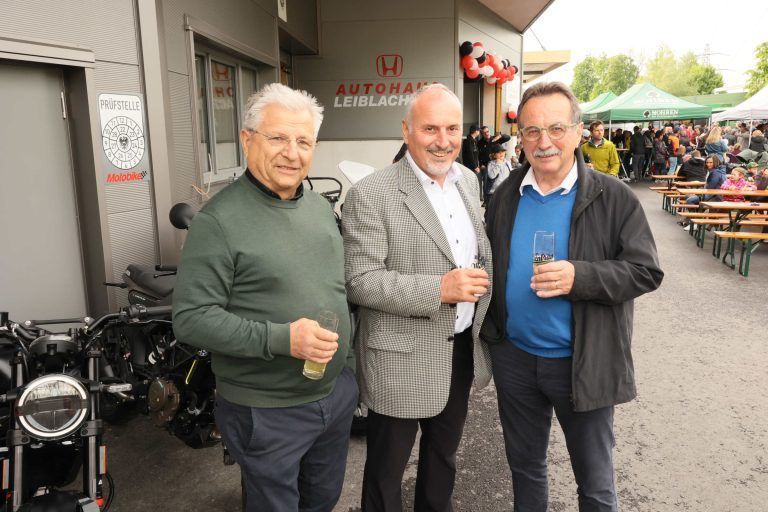Elektrotechniker Kurt Theurer, Bauunternehmer Arnold Mangold und Walter Eberle (Wirtschaftsregion Hofsteig).