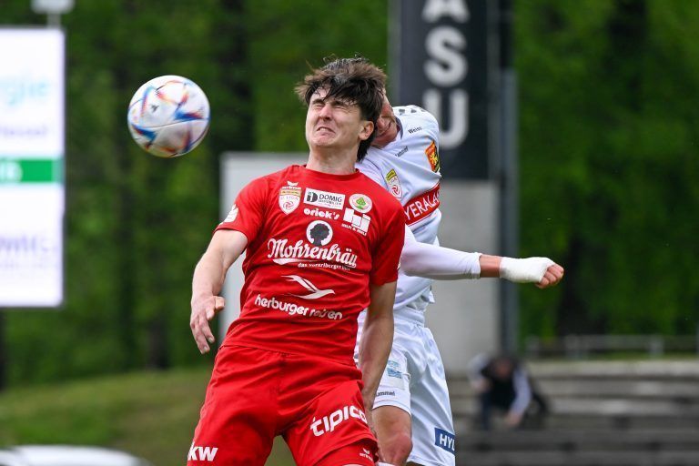 Jan Stefanon holte den Elfmeter für den FC Dornbirn heraus, scheiterte wenige Minute später aber selber bei der großen Chance auf das 2:0.gepa