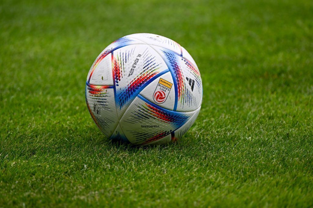 Zuschauer attackiert und beleidigt Schiedsrichter bei Fußball-Nachwuchsspiel