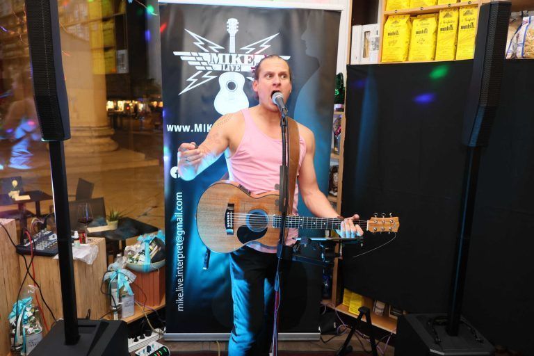 Im „Bongustaio“ sorgte „Mike live“ für einen großen Andrang.