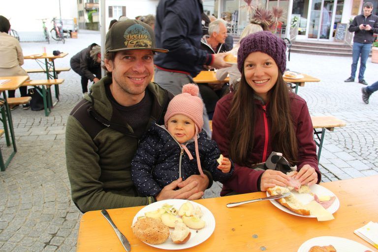 Caroline Kieber mit Elena und Mexx Gmeiner genossen die lockere Atmosphäre.