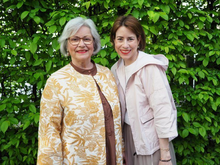 Stefanie Walser (Walser Fashion & Lifestyle) mit ihrer Mutter Inge.