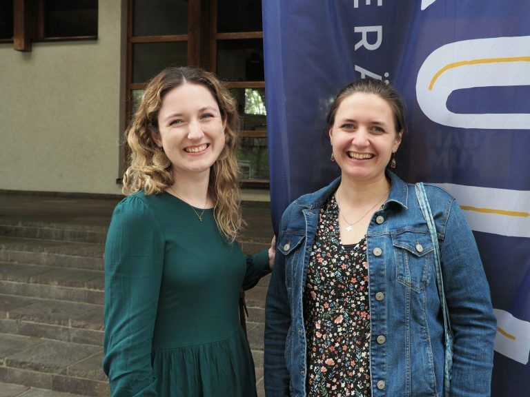 Juliana Reisenzahn und Klara Baur freuten sich auf die Aufführung.