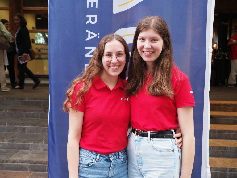 Unter den freiwilligen Helferinnen waren auch Elena und Tabea.