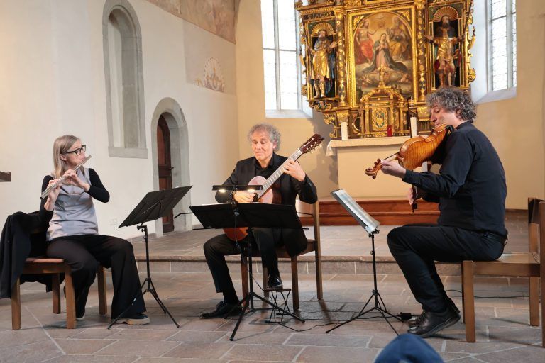 Claudia Christa, Alexander Swete und Klaus Christa beim Konzert in der Wallfahrts­kirche. ame