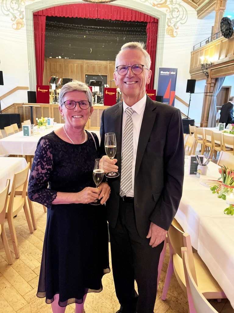 Rosmarie und Albert Köb beim Apero.