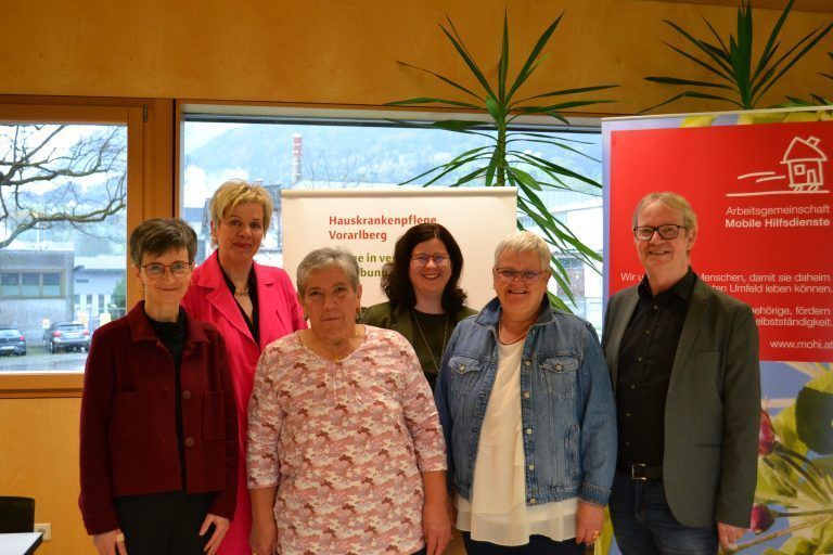 Vorstand: Sabine Bertsch, Michaela Gort, Antonia Bertsch, Sandra Tiefenthaler, Heidi Tiefenthaler und Thomas Welte (v.l.).