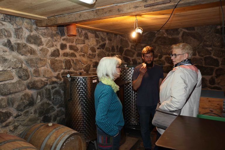 Den Keller hat der Verpächter vor dem Haus in den Hang gebaut.
